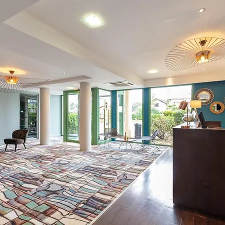 Quality - Portes De Geneve Hotel