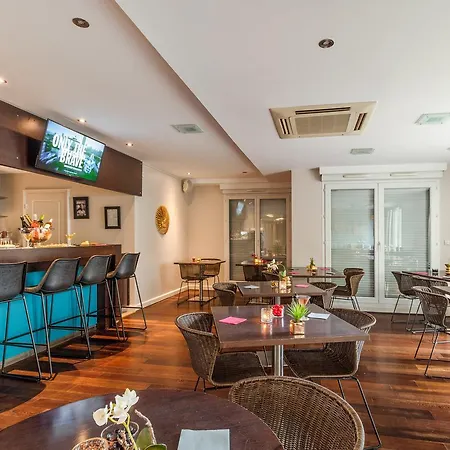 Quality - Portes De Geneve Hotel 4*