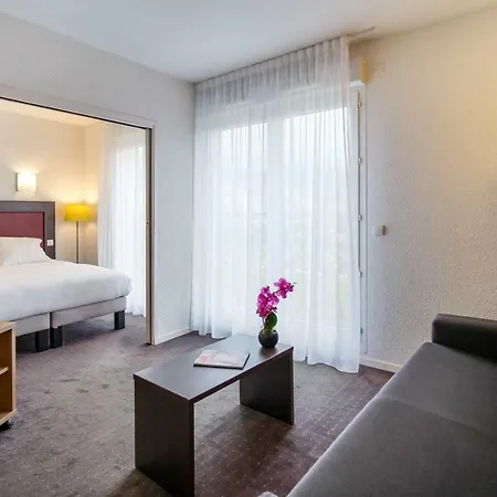 Quality - Portes De Geneve Hotel 4*